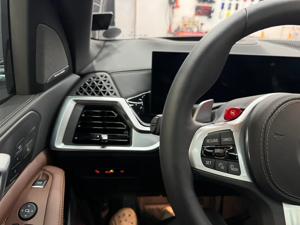 BMW X5のカーラッピング事例 施工写真 1-3
