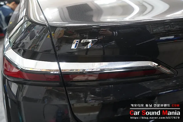 BMW i7のカーオーディオ施工事例 施工写真 2