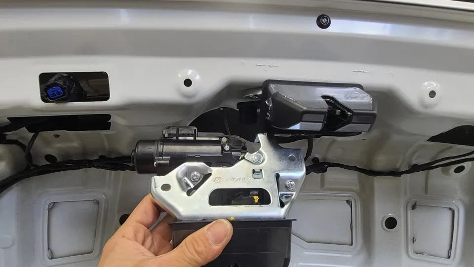 Hyundai Grandeur GN7 oem options - Hyundai Grandeur GN7 Power Tailgate Retrofit Review photo 5