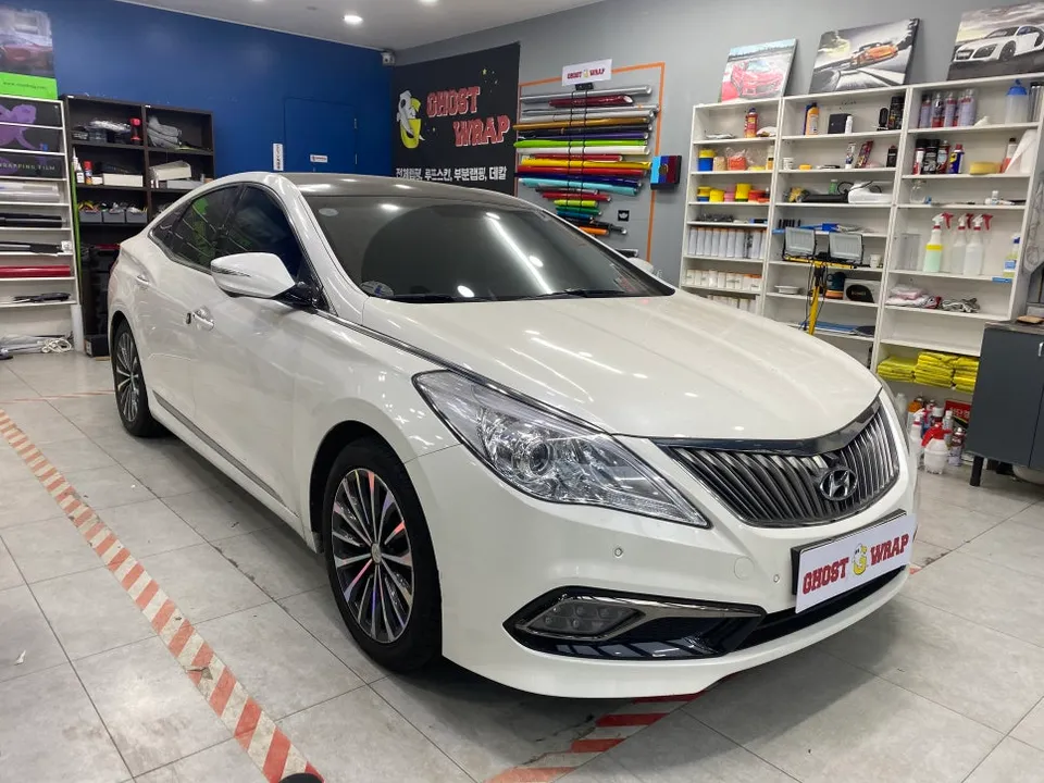 Hyundai Azeraのカーラッピング事例｜費用目安・仕上がり 施工写真 2-1