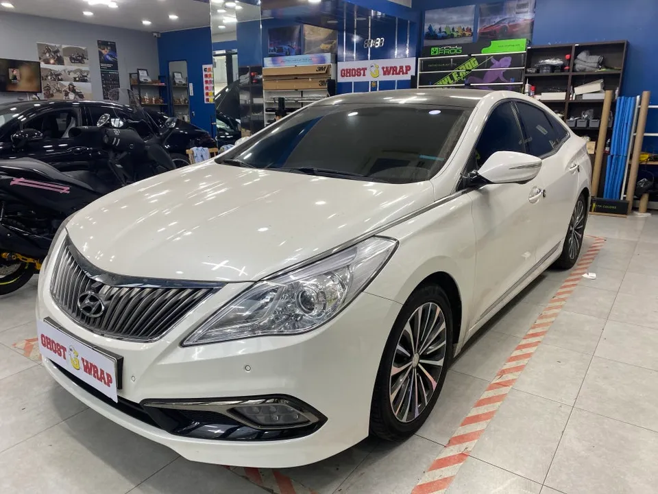 Hyundai Azeraのカーラッピング事例｜費用目安・仕上がり 施工写真 3-1