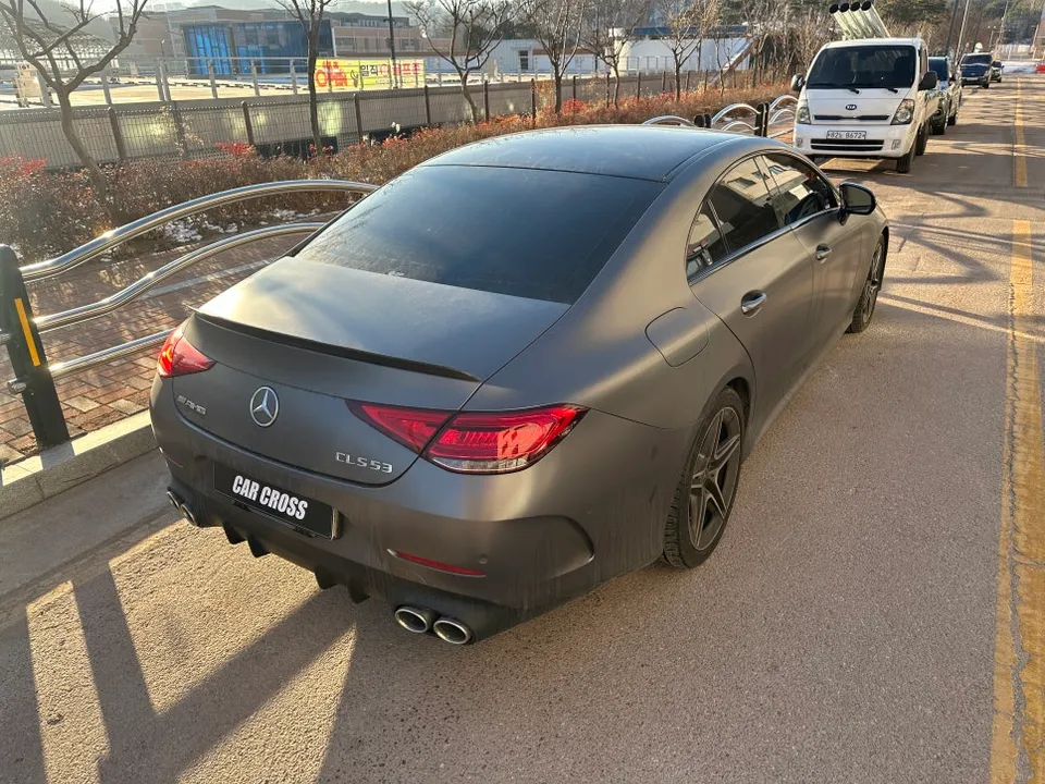 Mercedes-Benz CLSのカーラッピング事例|事故復旧と費用目安 施工写真 2-1