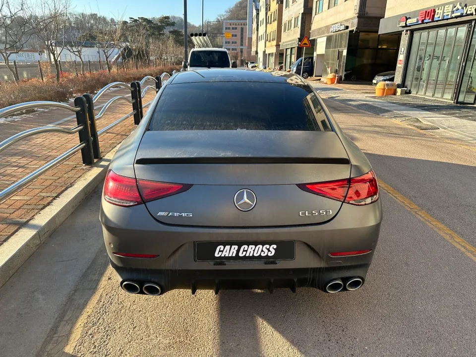 Mercedes-Benz CLSのカーラッピング事例|事故復旧と費用目安 施工写真 3-1
