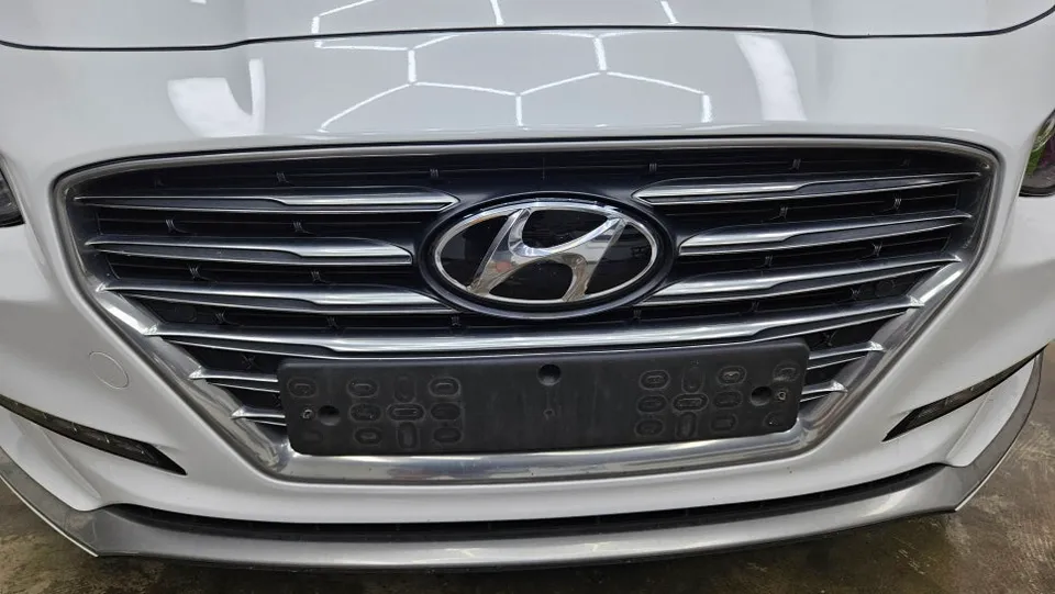 Hyundai Grandeur IG body kit - Hyundai Grandeur IG Body Kit Installation Review photo 3