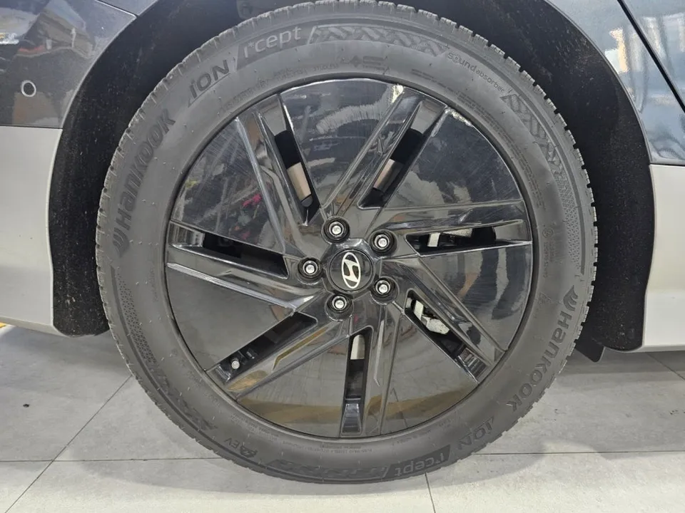 Hyundai IONIQ 5 vinyl wrap - Hyundai IONIQ 5 Vinyl Wrap Review — Cost & Durability photo 4