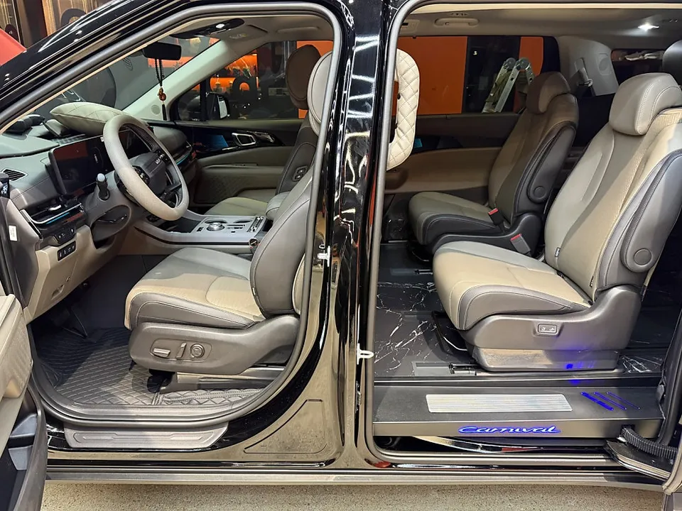 Kia Carnivalのカーフィルム施工事例|費用目安・仕上がり 施工写真 2-1