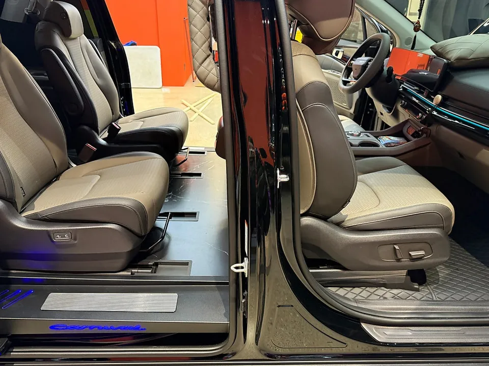 Kia Carnivalのカーフィルム施工事例|費用目安・仕上がり 施工写真 3-1