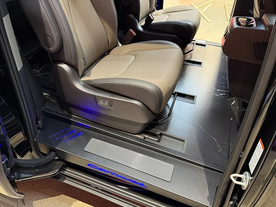 Kia Carnivalのカーフィルム施工事例|費用目安・仕上がり 施工写真 2-2