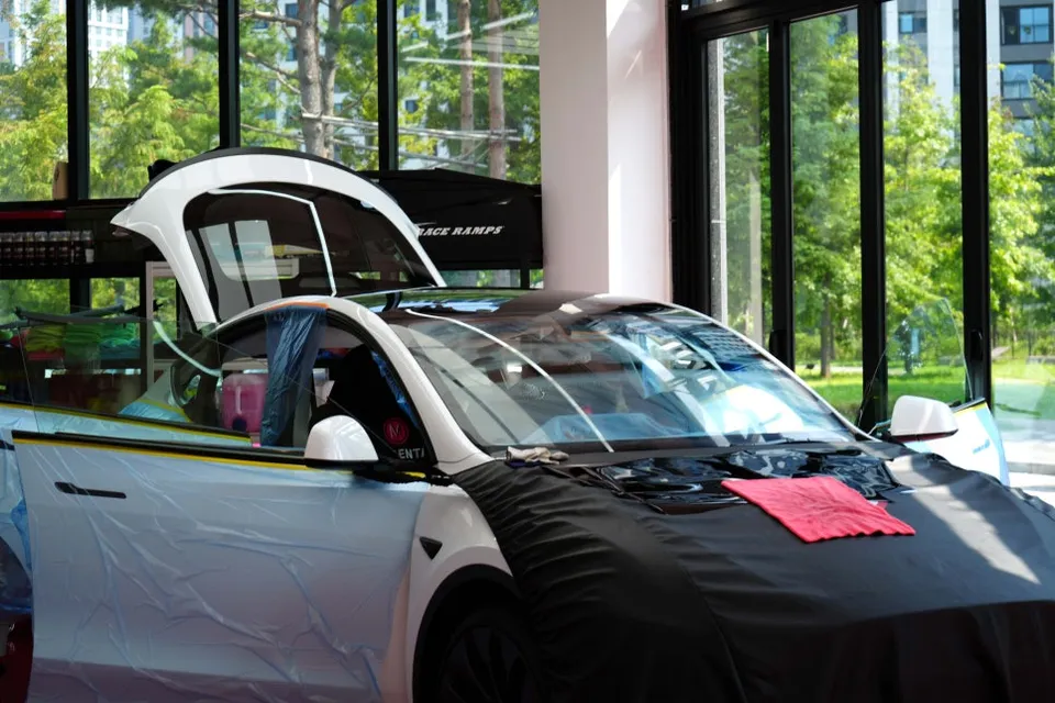 Tesla Model Yのカーフィルム施工事例｜費用目安・仕上がり 施工写真 2-1