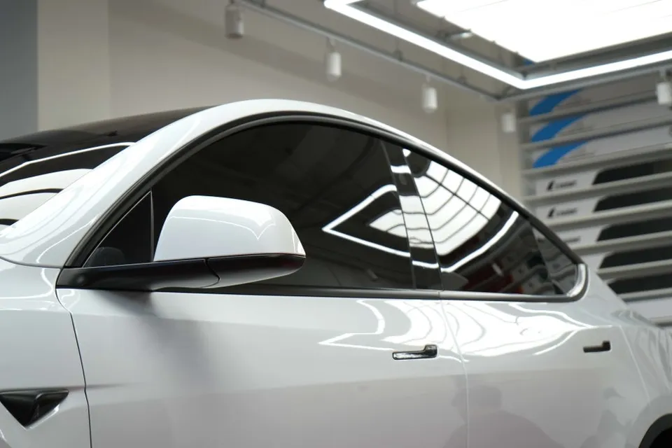 Tesla Model Yのカーフィルム施工事例｜費用目安・仕上がり 施工写真 3-2