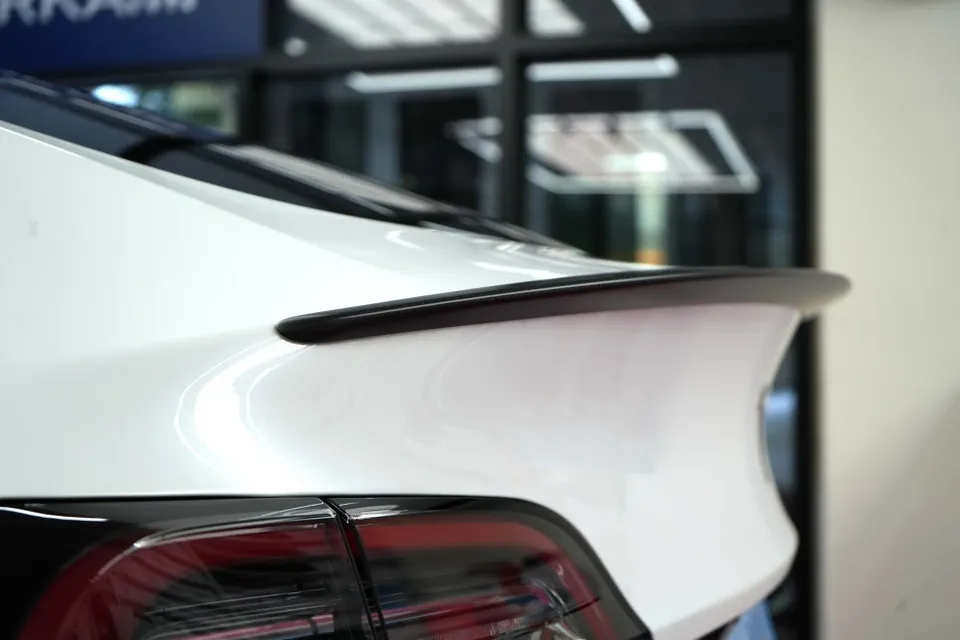 Tesla Model Yのカーフィルム施工事例｜費用目安・仕上がり 施工写真 3-3