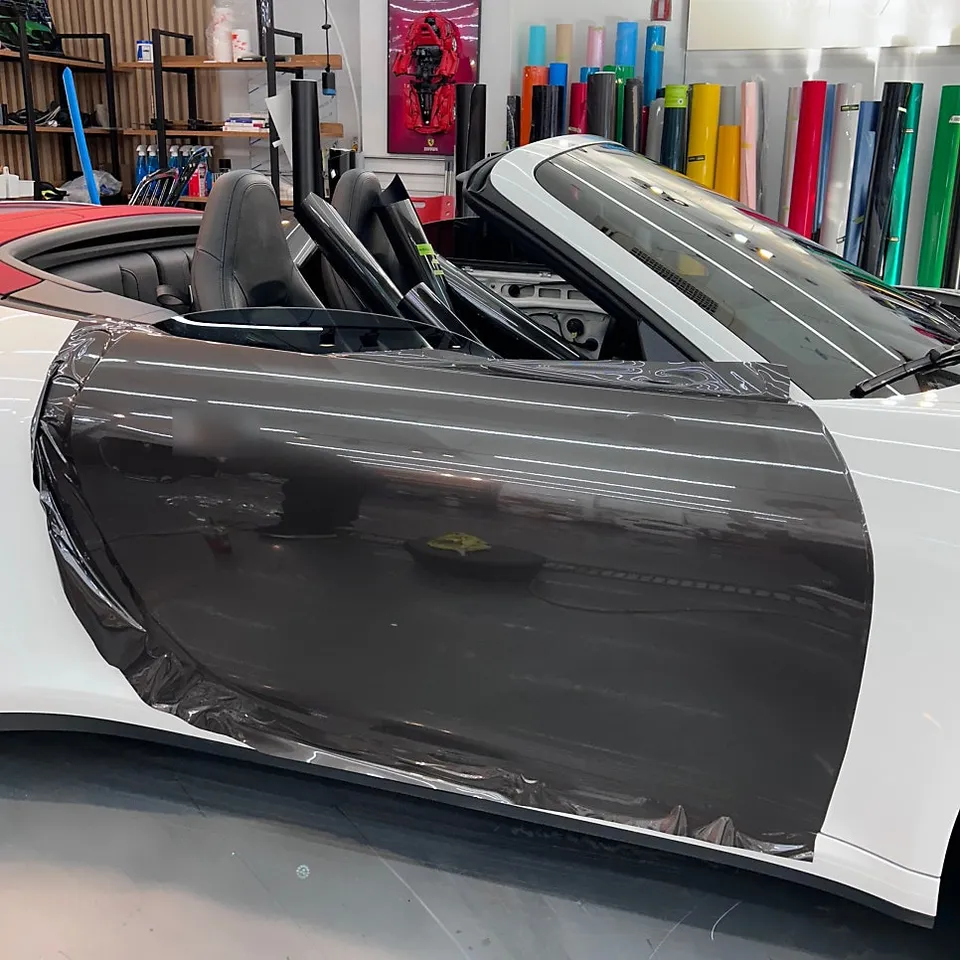 ポルシェ911のカーラッピング事例|リキッドタングステン 施工写真 2-2