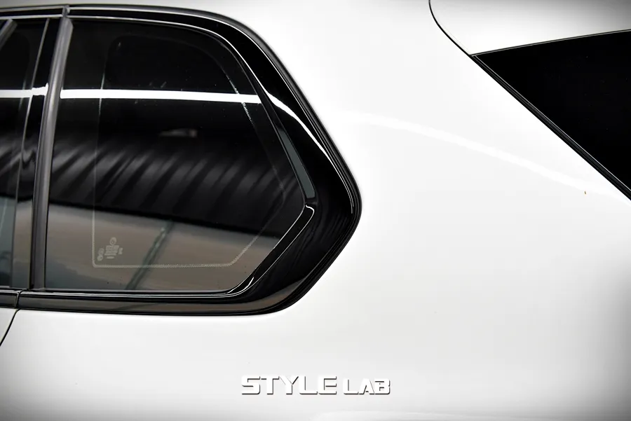BMW X5のカーラッピング事例｜クロームパーツのブラックアウト 施工写真 3-2