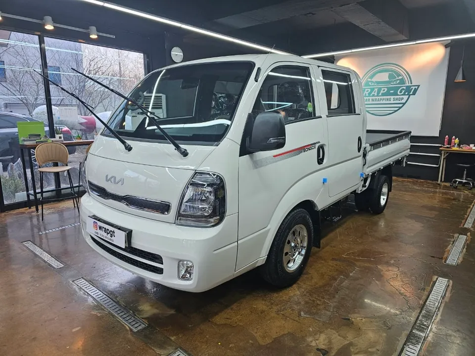 Kia Bongo 3のカーフィルム施工事例｜費用目安・仕上がり 施工写真 3-1