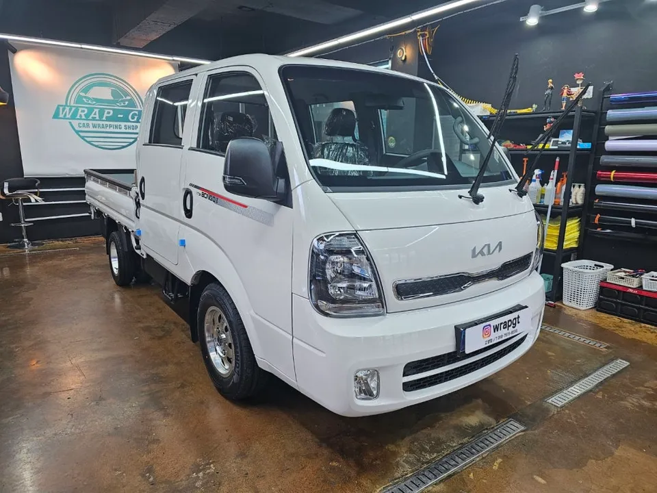 Kia Bongo 3のカーフィルム施工事例｜費用目安・仕上がり 施工写真 4-1