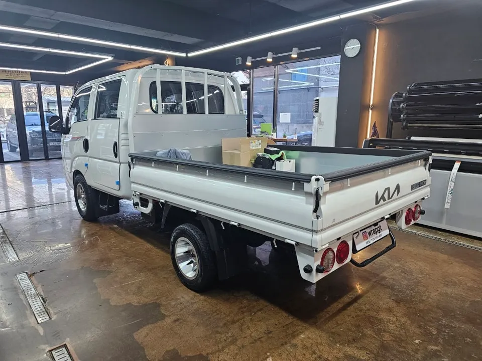 Kia Bongo 3のカーフィルム施工事例｜費用目安・仕上がり 施工写真 3-2