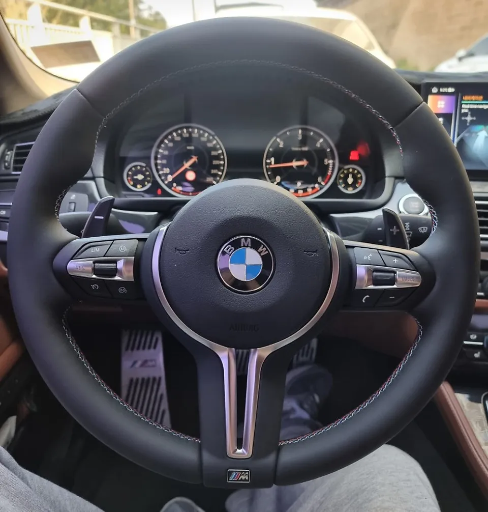BMW 5 Series F10のAndroid Auto・CarPlay取付事例 施工写真 5