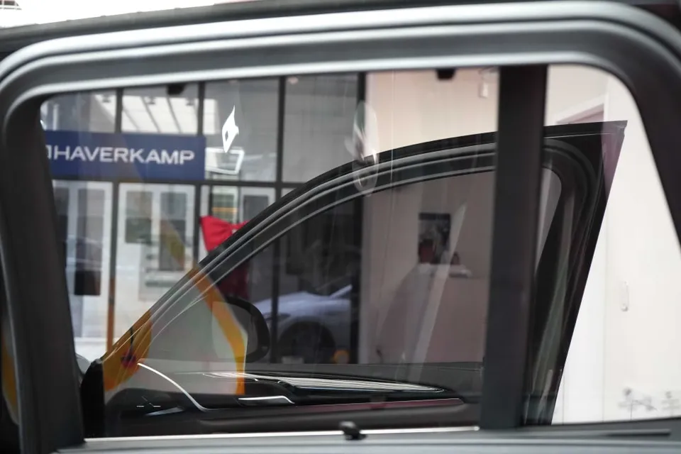 BMW X3 window tinting - BMW X3 Window Tinting Review: Perfect Re-application photo 3