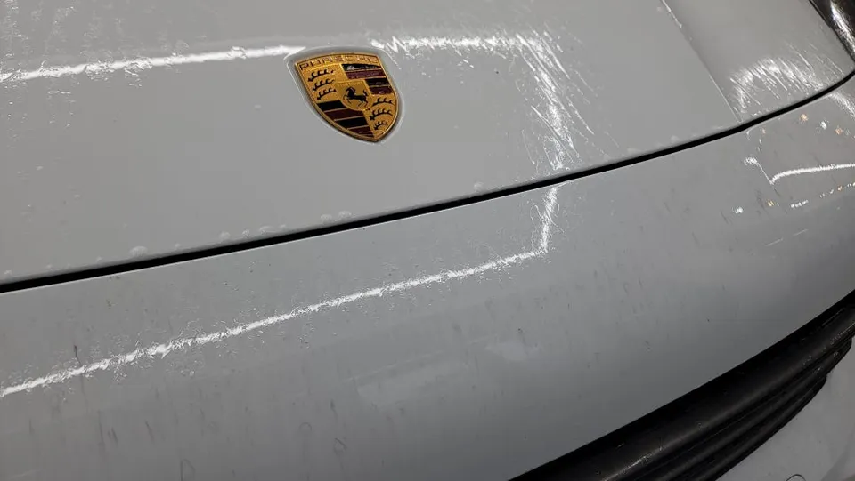 Porsche Cayenneのドラレコ取付事例|費用目安・仕上がり 施工写真 2-3