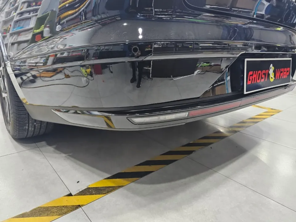 Hyundai Grandeur GN7のリアバンパー下部ラッピング事例 施工写真 2-3