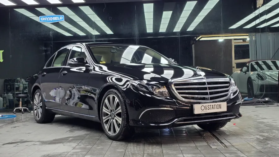Mercedes-Benz E-Classのカーフィルム施工事例 写真