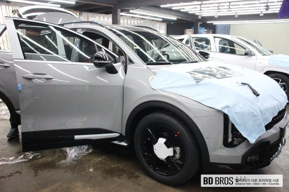 Kia Sportage NQ5のカーフィルム施工事例｜費用目安・仕上がり 施工写真 1-3