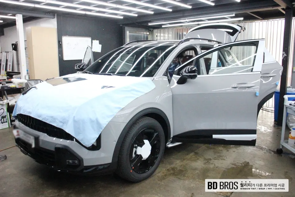 Kia Sportage NQ5のカーフィルム施工事例｜費用目安・仕上がり 施工写真 2-3