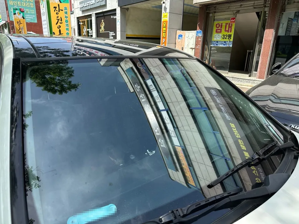メルセデス・ベンツ Cクラスのカーフィルム施工事例|費用目安・仕上がり 施工写真 2-1
