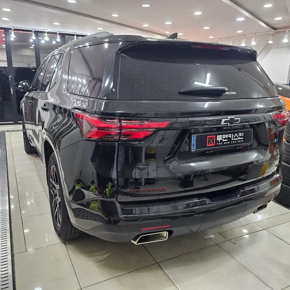 Chevrolet Traverseのカーラッピング事例 施工写真 5