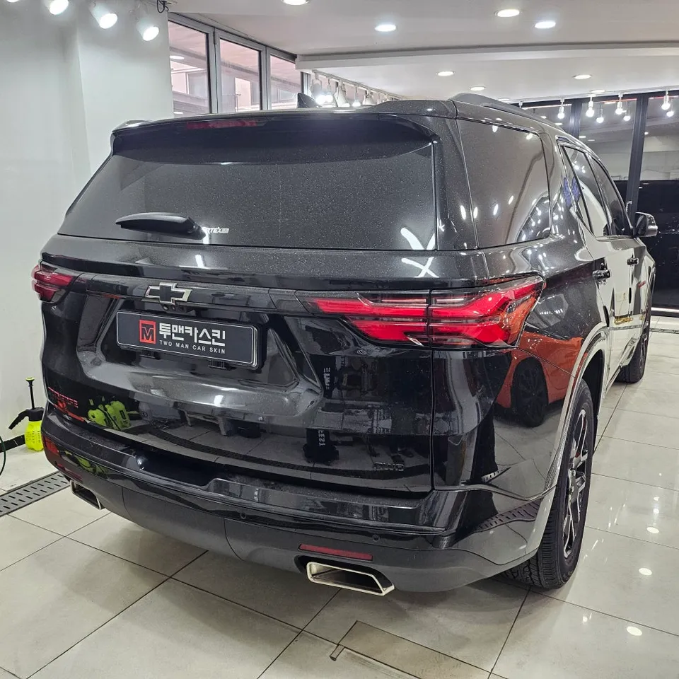 Chevrolet Traverseのカーラッピング事例 施工写真 6