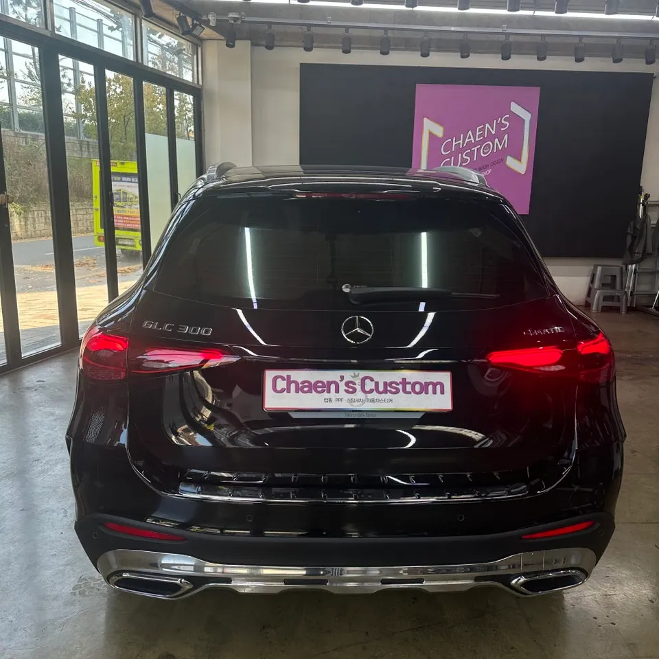 Mercedes-Benz GLCのカーラッピング事例｜費用目安・仕上がり 施工写真 3-1