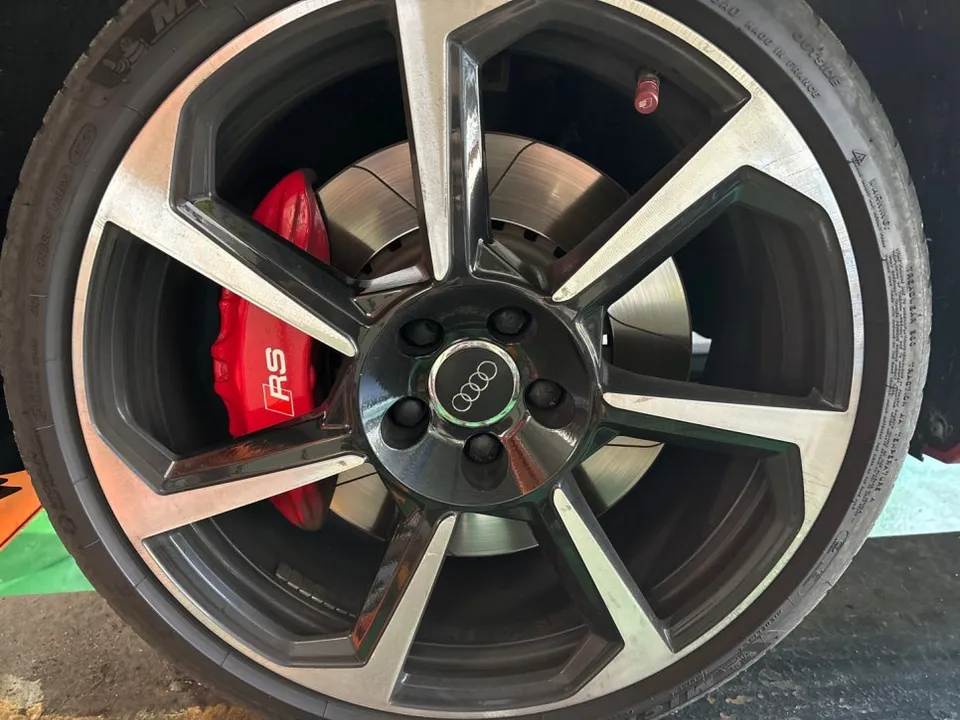 Audi TTのホイールリペア・塗装事例 施工写真 4-1