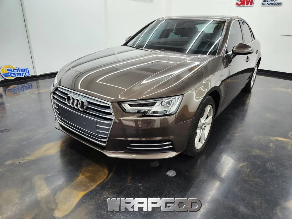Audi A4のカーラッピング事例｜費用目安・仕上がり 施工写真 1-1