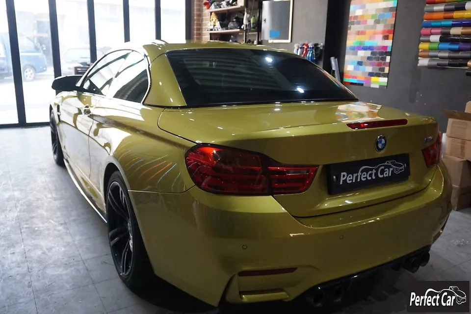 BMW M4 F82のカーラッピング事例|費用目安・仕上がり 施工写真 3-1
