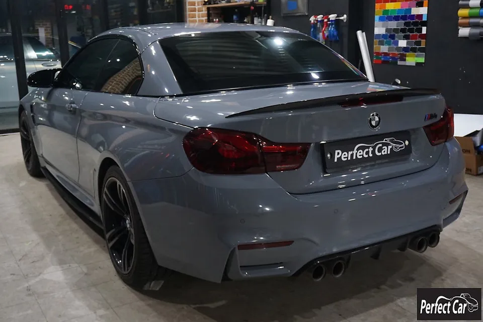 BMW M4 F82のカーラッピング事例|費用目安・仕上がり 施工写真 4-1