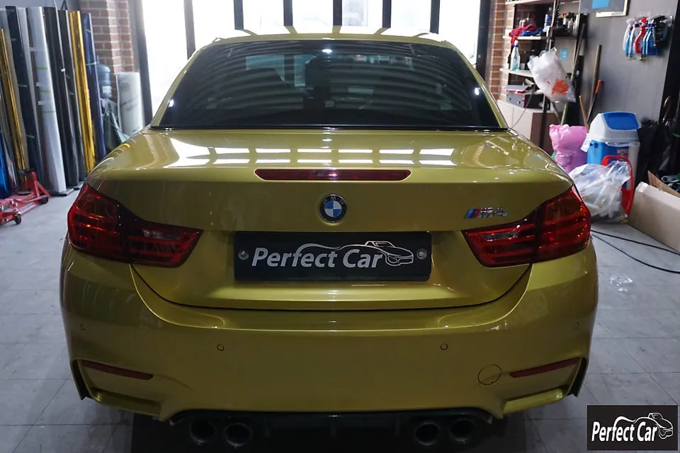 BMW M4 F82のカーラッピング事例|費用目安・仕上がり 施工写真 1-2