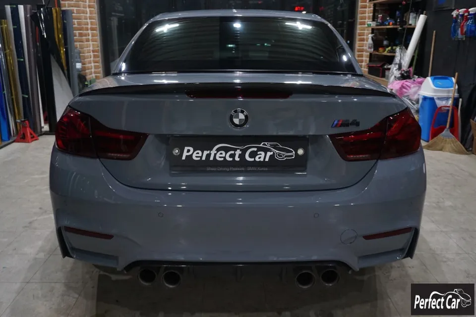 BMW M4 F82のカーラッピング事例|費用目安・仕上がり 施工写真 2-2