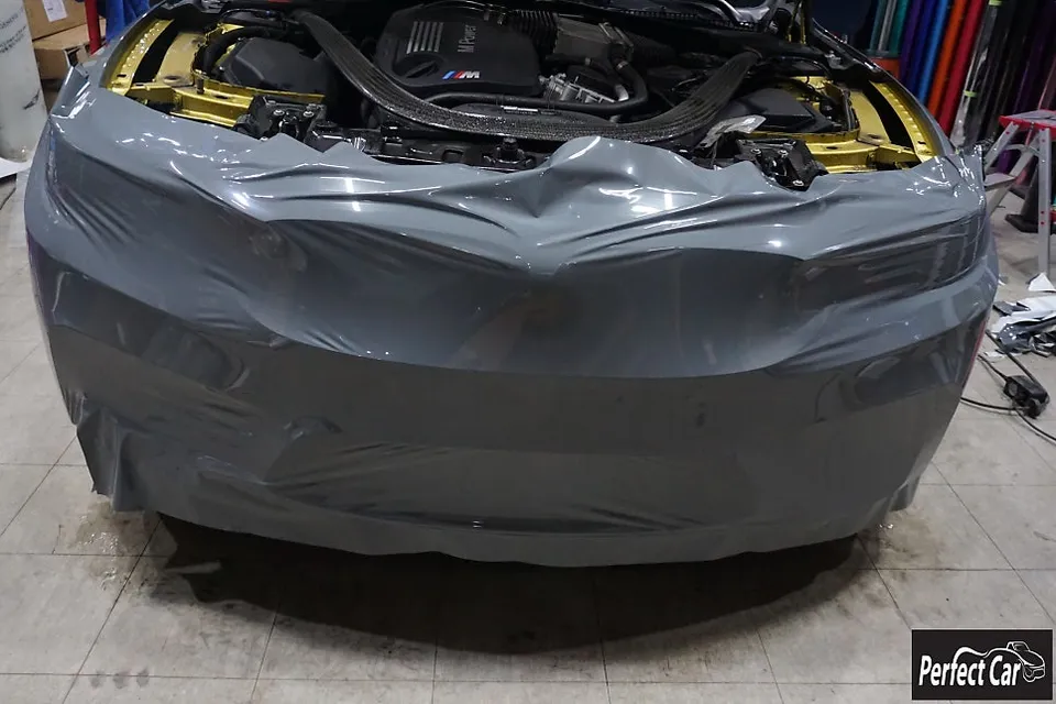BMW M4 F82のカーラッピング事例|費用目安・仕上がり 施工写真 3-2