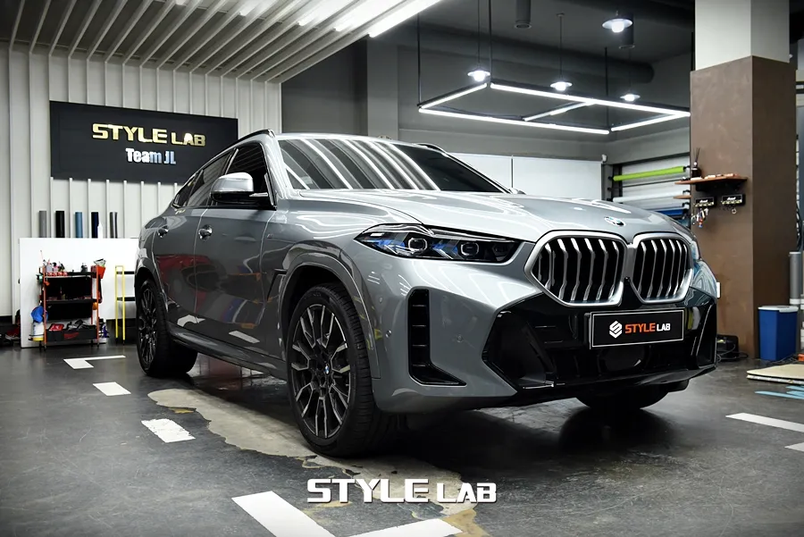 BMW X6 Vinyl Wrap Review: Black Grille & Gloss Black Accents photo 2
