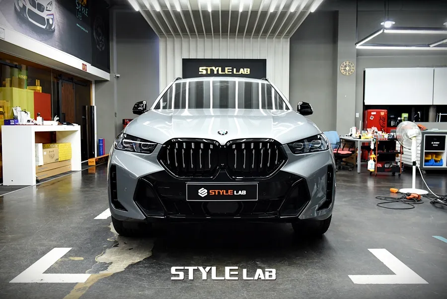 BMW X6 vinyl wrap - BMW X6 Vinyl Wrap Review: Black Grille & Gloss Black Accents photo 7