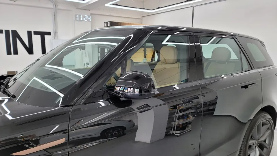Audi RSのカーフィルム施工事例|費用目安・仕上がり 施工写真 1-2
