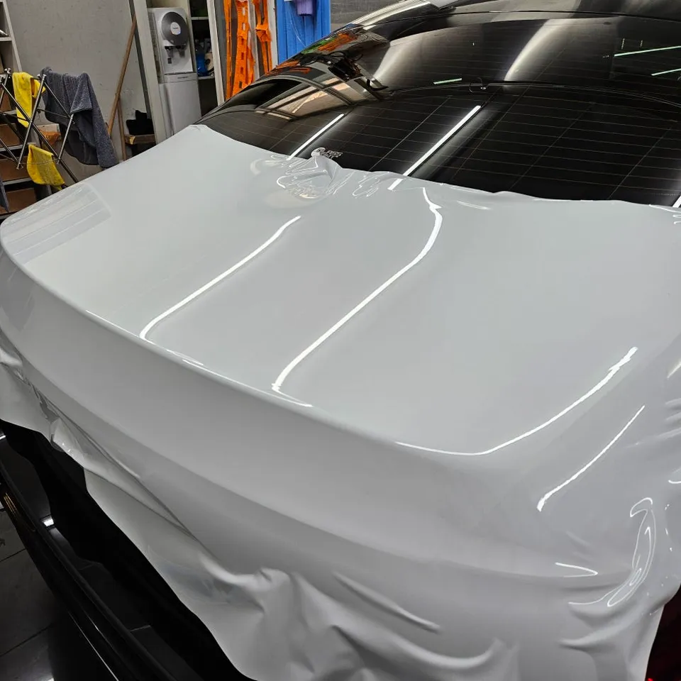 Mercedes-Benz Eクラス W213のカーラッピング事例 施工写真 3-1