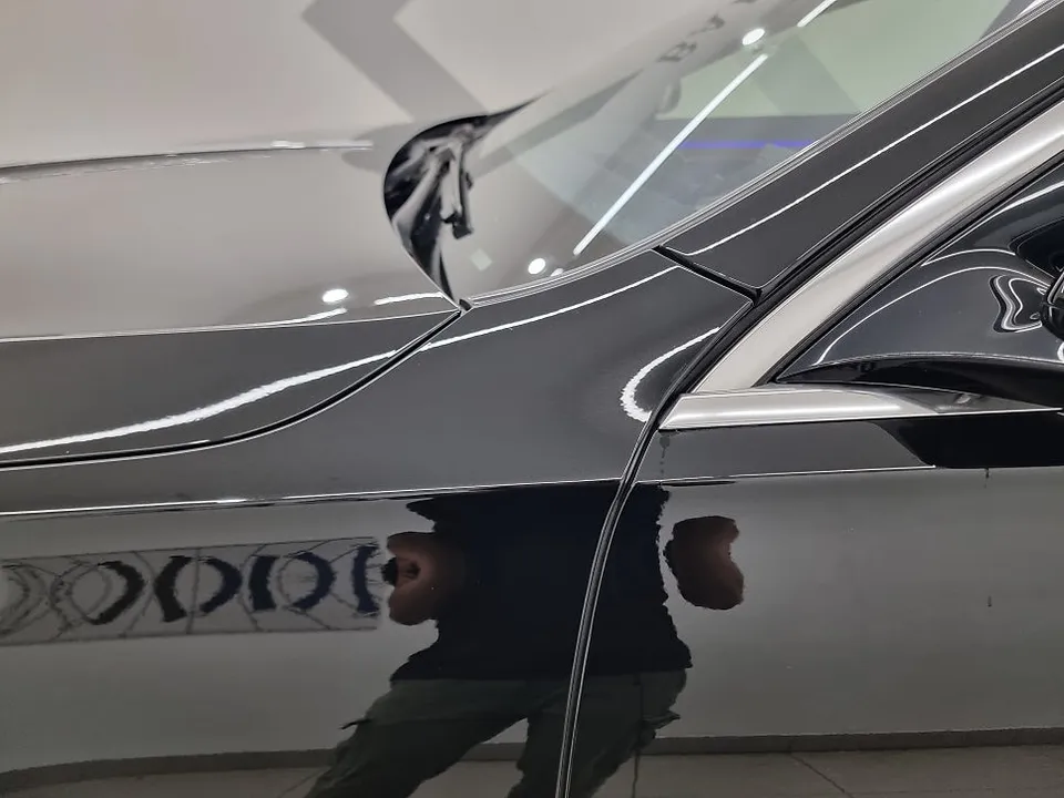 Mercedes-Benz S580 Maybachのカーラッピング事例|費用目安・仕上がり 施工写真 3-1