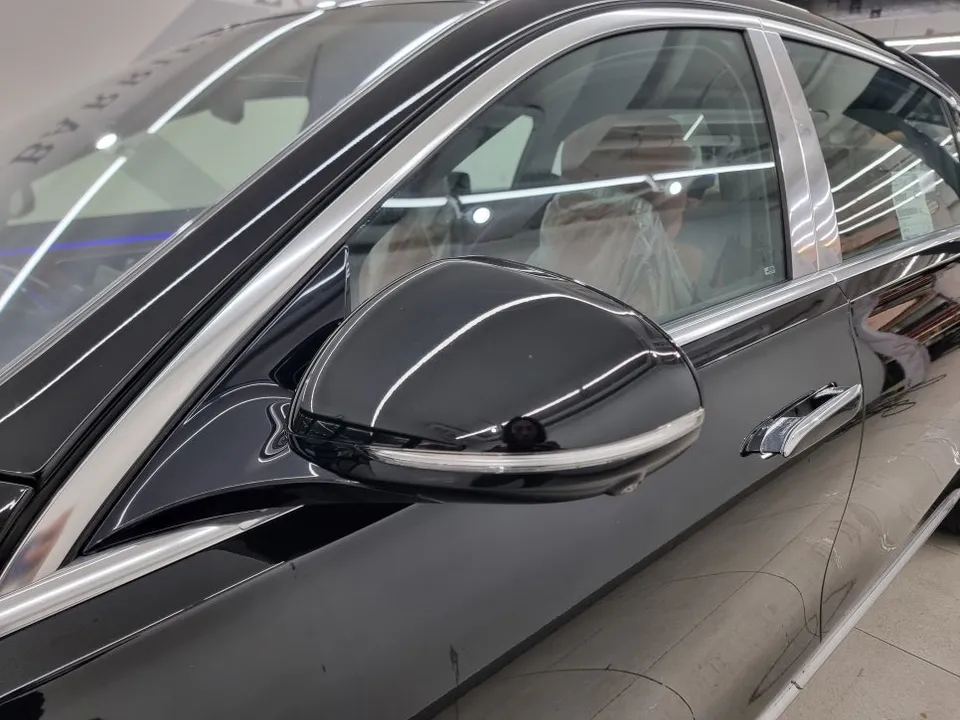 Mercedes-Benz S580 Maybachのカーラッピング事例|費用目安・仕上がり 施工写真 1-2