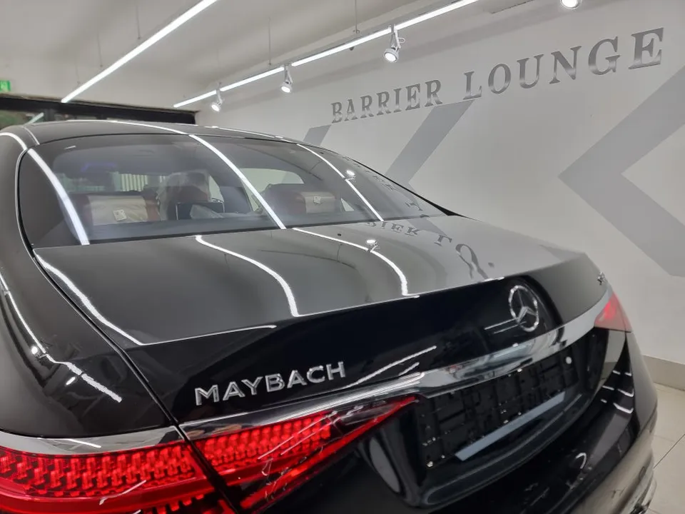 Mercedes-Benz S580 Maybachのカーラッピング事例|費用目安・仕上がり 施工写真 1-3