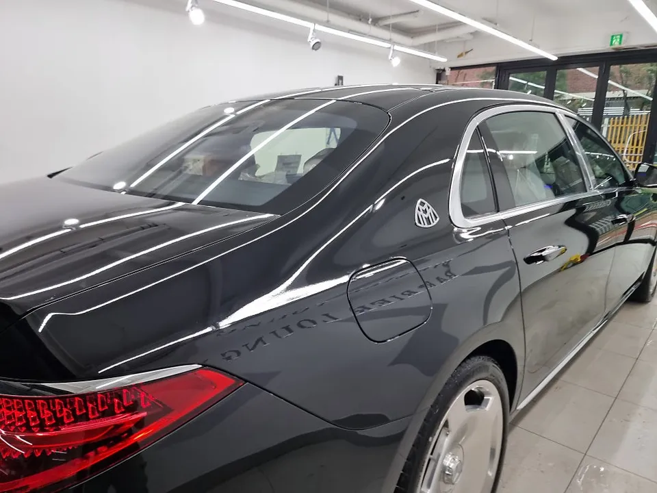 Mercedes-Benz S580 Maybachのカーラッピング事例|費用目安・仕上がり 施工写真 2-3