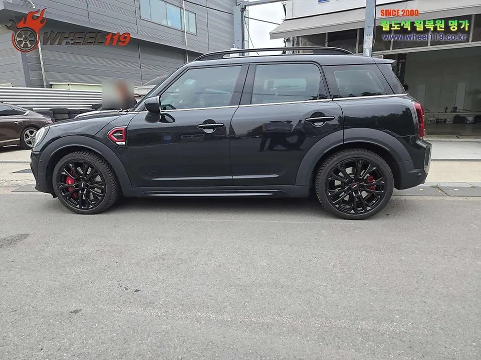 MINI Countrymanのホイールリペア・塗装事例 施工写真 4