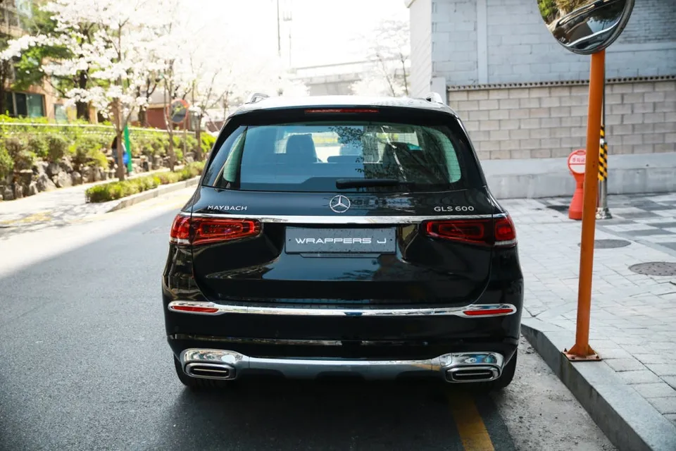 Mercedes-Benz GLS 600 vinyl wrap - Mercedes-Benz GLS 600 Vinyl Wrap Review — Sky Blue Grey Two-Tone photo 4
