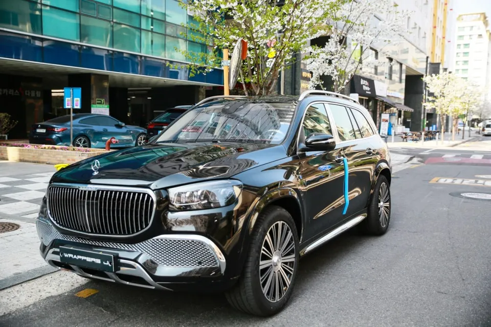 Mercedes-Benz GLS 600 vinyl wrap - Mercedes-Benz GLS 600 Vinyl Wrap Review — Sky Blue Grey Two-Tone photo 5