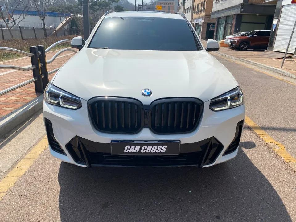 BMW X3のカーラッピング事例｜費用目安・仕上がり 写真
